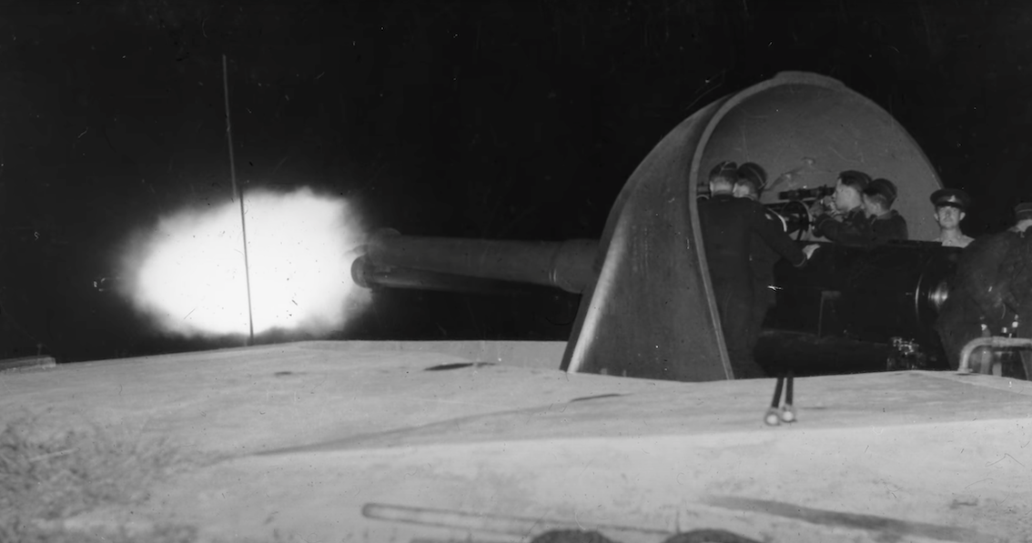 Fort Scratchley gun firing