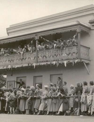 Queen Elizabeth II visit to Stockton, NSW in 1954 | University of Newcastle Special Collections