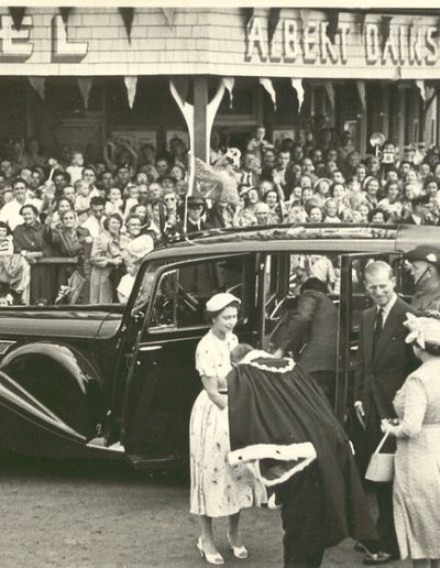 Queen Elizabeth II visit to Stockton, NSW in 1954 | University of Newcastle Special Collections