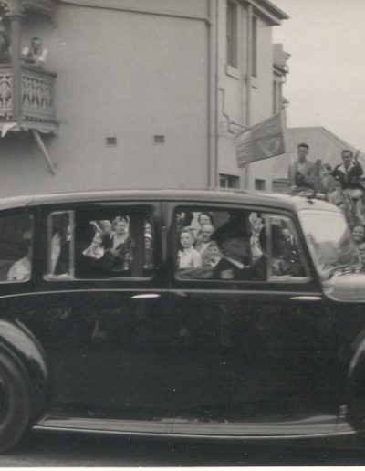 Queen Elizabeth II visit to Stockton, NSW in 1954 | University of Newcastle Special Collections